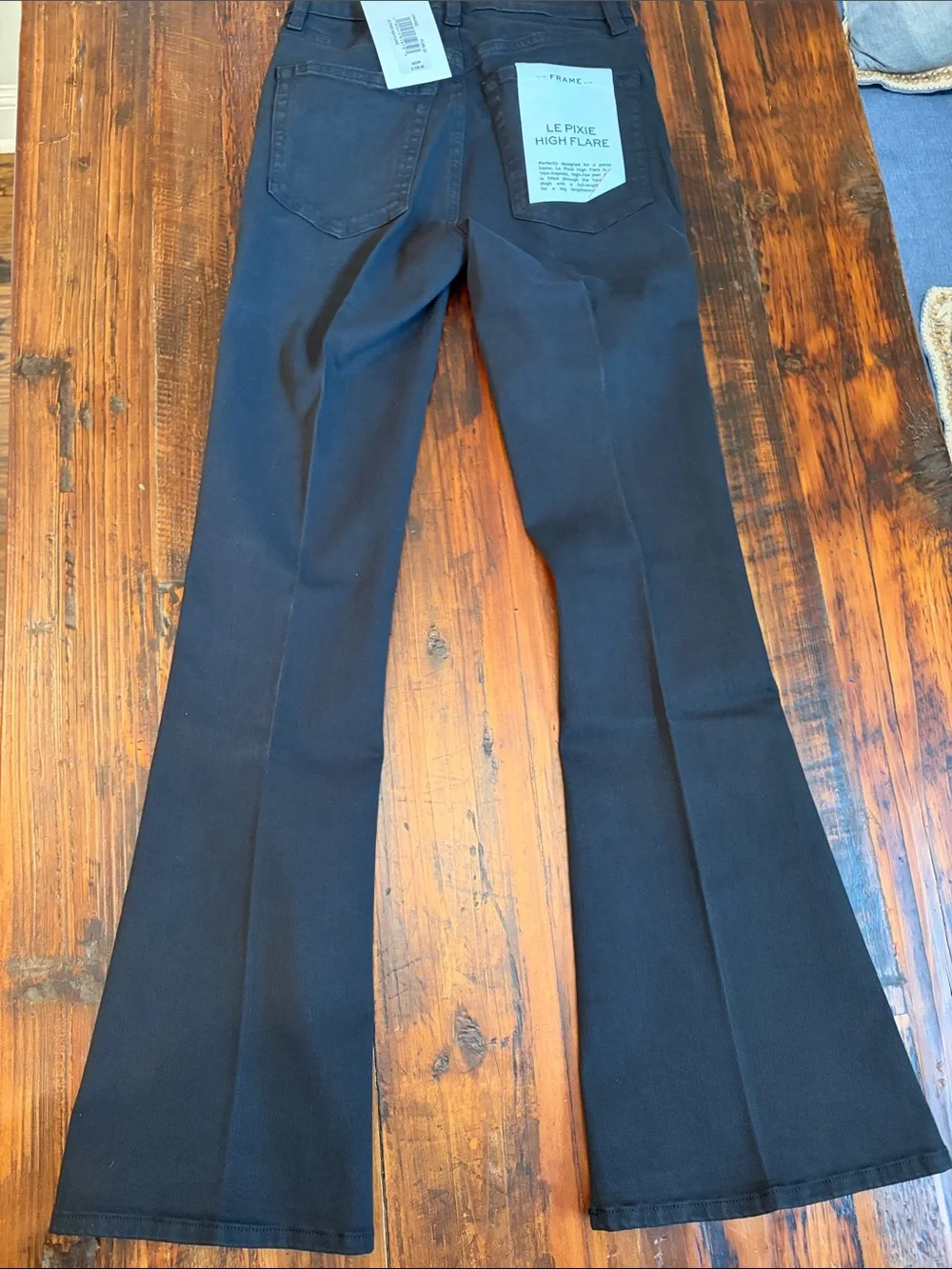 Frame Denim NWT Le Pixie High Rise Flare in Film Noir/Black, 25 x 29